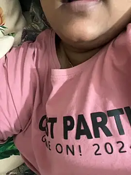 smile pretty online show from November 2025 07:36:01 PM