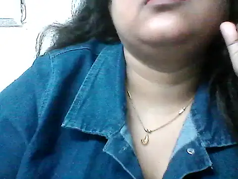 Snapshot of smile_pretty chatting on April 2026 05:25:01 PM smile pretty online show from April 2026 05:25:01 PM