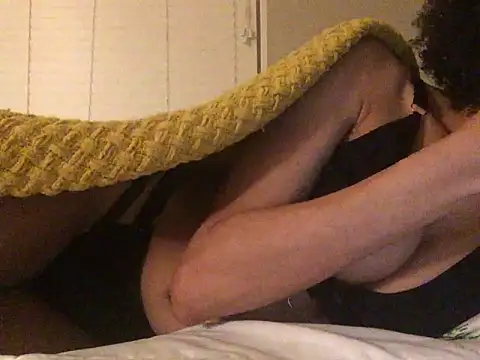 Snapshot of loveofbea chatting on January 2025 09:37:02 AM loveofbea online show from January 2025 09:37:02 AM