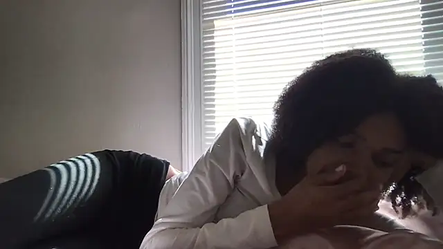 Snapshot of loveofbea chatting on May 2026 04:01:02 PM loveofbea online show from May 2026 04:01:02 PM