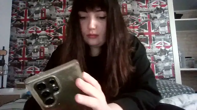 Snapshot of Lynylou chatting on November 2025 03:55:01 PM Lynylou online show from November 2025 03:55:01 PM