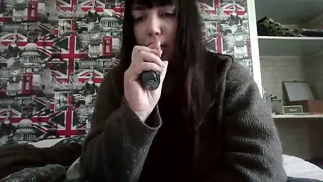 Snapshot of Lynylou chatting on November 2025 11:53:01 AM Lynylou online show from November 2025 11:53:01 AM