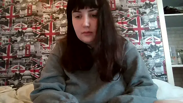 Snapshot of Lynylou chatting on December 2025 08:23:01 AM Lynylou online show from December 2025 08:23:01 AM