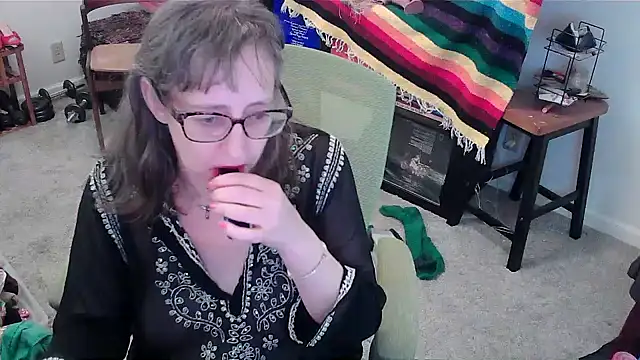 Snapshot of LilyLuscious chatting on January 2025 07:57:01 AM LilyLuscious online show from January 2025 07:57:01 AM