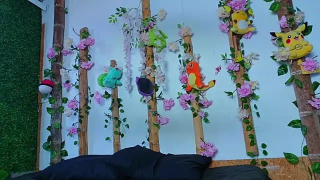 sammyfox97 online show from December 2025 11:38:02 AM