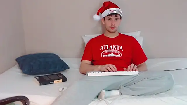 Snapshot of Elio555 chatting on December 2024 04:43:01 AM Elio555 online show from December 2024 04:43:01 AM