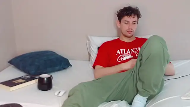 Snapshot of Elio555 chatting on December 2024 09:37:01 PM Elio555 online show from December 2024 09:37:01 PM