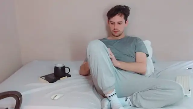 Snapshot of Elio555 chatting on December 2024 08:47:01 PM Elio555 online show from December 2024 08:47:01 PM