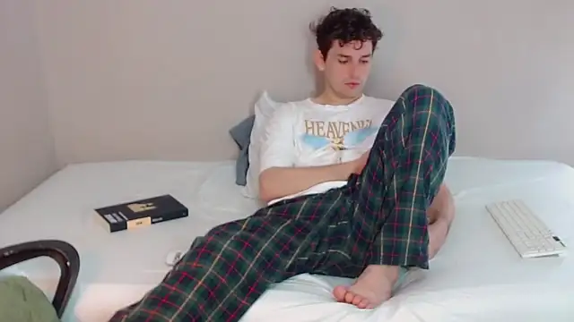 Snapshot of Elio555 chatting on January 2025 04:48:02 PM Elio555 online show from January 2025 04:48:02 PM