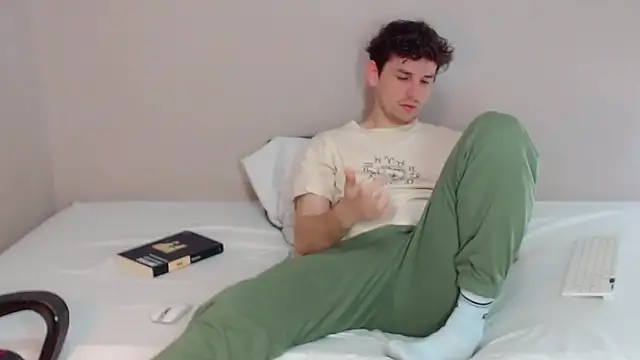 Snapshot of Elio555 chatting on January 2025 07:43:01 PM Elio555 online show from January 2025 07:43:01 PM