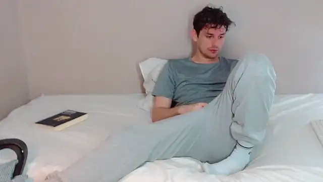 Snapshot of Elio555 chatting on January 2025 06:54:02 PM Elio555 online show from January 2025 06:54:02 PM