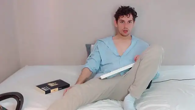 Snapshot of Elio555 chatting on January 2025 04:50:02 PM Elio555 online show from January 2025 04:50:02 PM