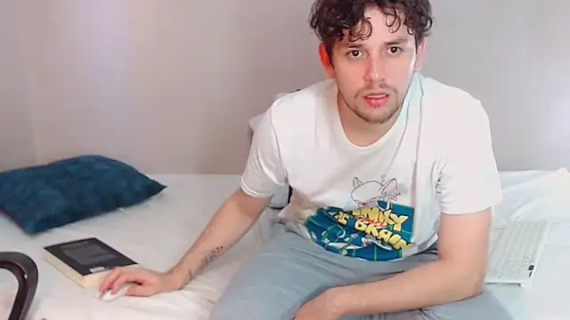 Snapshot of Elio555 chatting on January 2025 09:47:02 PM Elio555 online show from January 2025 09:47:02 PM