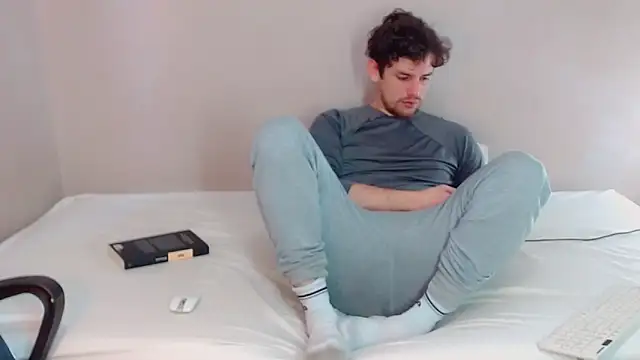 Snapshot of Elio555 chatting on January 2025 04:20:01 PM Elio555 online show from January 2025 04:20:01 PM