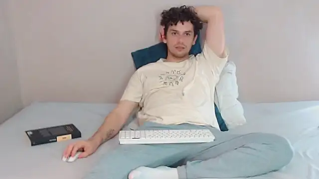 Snapshot of Elio555 chatting on February 2025 01:15:01 AM Elio555 online show from February 2025 01:15:01 AM