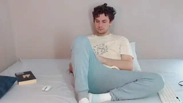 Snapshot of Elio555 chatting on February 2025 01:11:01 AM Elio555 online show from February 2025 01:11:01 AM