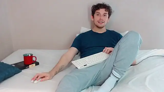 Snapshot of Elio555 chatting on February 2025 01:21:01 AM Elio555 online show from February 2025 01:21:01 AM