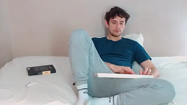 Snapshot of Elio555 chatting on February 2025 12:52:02 AM Elio555 online show from February 2025 12:52:02 AM