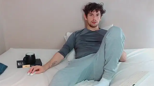 Snapshot of Elio555 chatting on February 2025 02:07:02 AM Elio555 online show from February 2025 02:07:02 AM