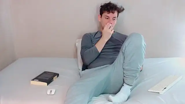 Snapshot of Elio555 chatting on March 2025 08:53:01 PM Elio555 online show from March 2025 08:53:01 PM