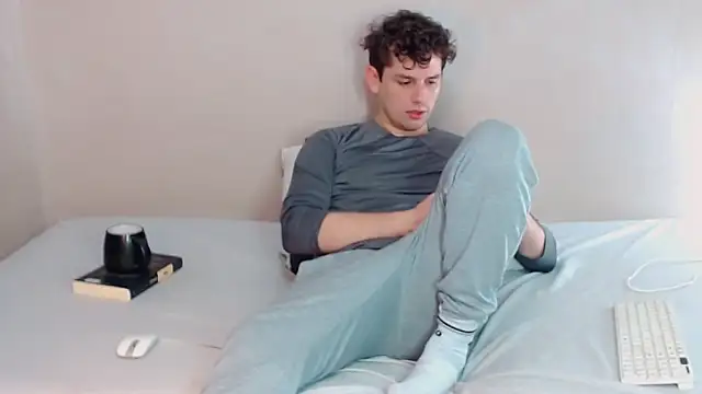 Snapshot of Elio555 chatting on March 2025 12:09:02 AM Elio555 online show from March 2025 12:09:02 AM