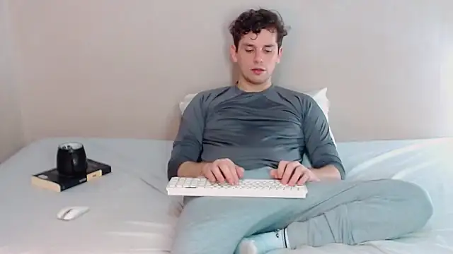 Snapshot of Elio555 chatting on March 2025 03:13:02 AM Elio555 online show from March 2025 03:13:02 AM