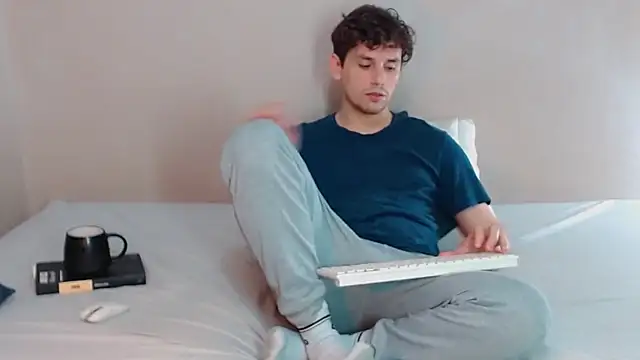 Snapshot of Elio555 chatting on March 2025 04:19:01 AM Elio555 online show from March 2025 04:19:01 AM