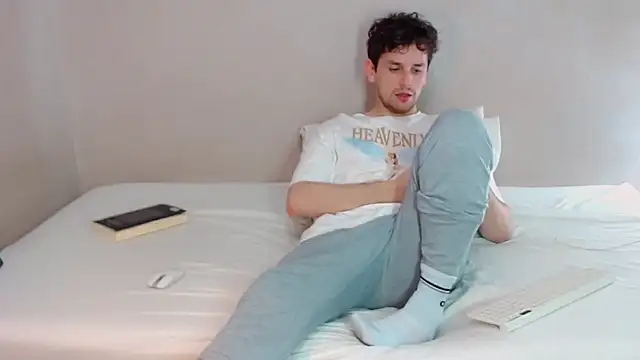 Snapshot of Elio555 chatting on March 2025 04:09:01 AM Elio555 online show from March 2025 04:09:01 AM