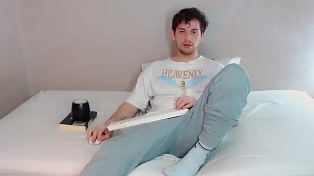 Snapshot of Elio555 chatting on March 2025 02:58:02 AM Elio555 online show from March 2025 02:58:02 AM