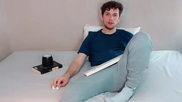 Snapshot of Elio555 chatting on March 2025 04:29:02 PM Elio555 online show from March 2025 04:29:02 PM