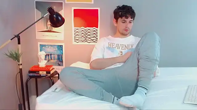 Snapshot of Elio555 chatting on September 2025 09:38:01 PM Elio555 online show from September 2025 09:38:01 PM