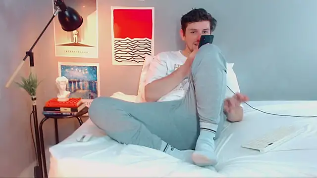 Snapshot of Elio555 chatting on September 2025 08:23:01 PM Elio555 online show from September 2025 08:23:01 PM