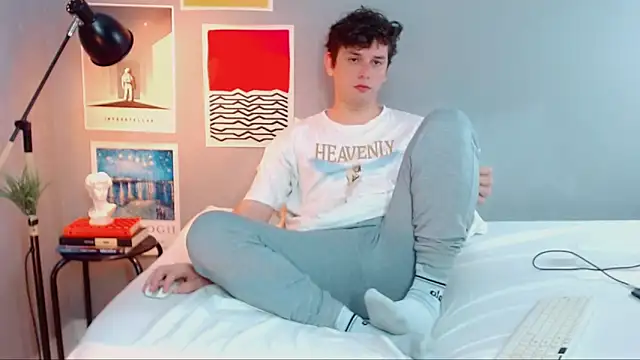 Snapshot of Elio555 chatting on September 2025 07:30:01 PM Elio555 online show from September 2025 07:30:01 PM