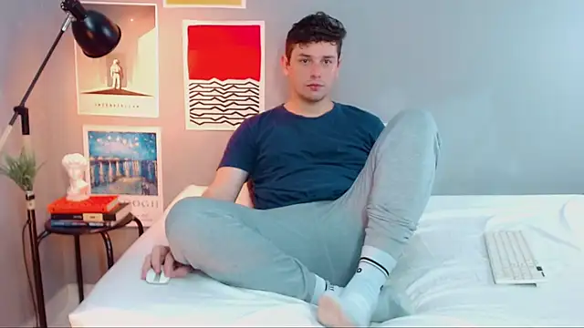 Snapshot of Elio555 chatting on October 2025 07:01:02 PM Elio555 online show from October 2025 07:01:02 PM