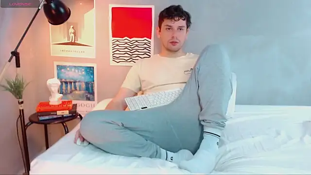 Snapshot of Elio555 chatting on October 2025 03:32:01 PM Elio555 online show from October 2025 03:32:01 PM