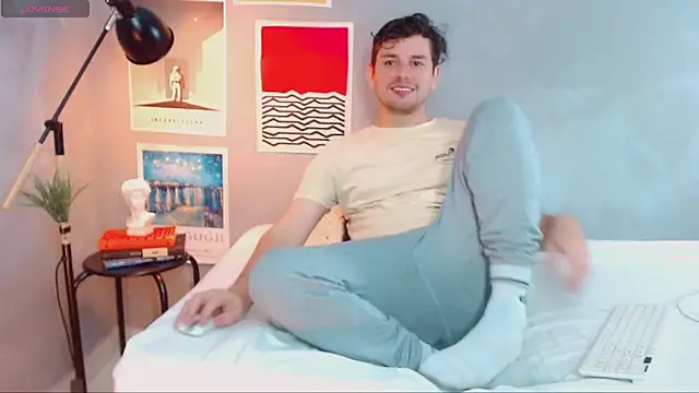 Snapshot of Elio555 chatting on October 2025 07:03:02 PM Elio555 online show from October 2025 07:03:02 PM