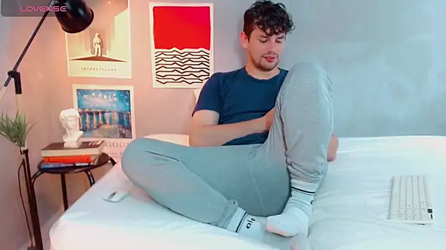 Snapshot of Elio555 chatting on October 2025 09:48:01 PM Elio555 online show from October 2025 09:48:01 PM