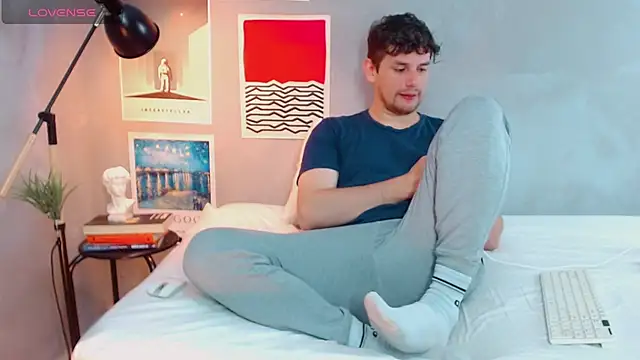 Snapshot of Elio555 chatting on October 2025 05:13:01 PM Elio555 online show from October 2025 05:13:01 PM