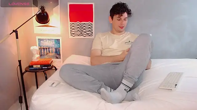 Snapshot of Elio555 chatting on October 2025 01:23:02 PM Elio555 online show from October 2025 01:23:02 PM