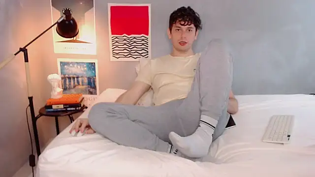 Snapshot of Elio555 chatting on November 2025 01:57:01 PM Elio555 online show from November 2025 01:57:01 PM