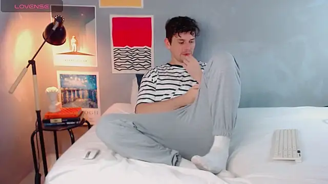 Snapshot of Elio555 chatting on November 2025 06:53:02 PM Elio555 online show from November 2025 06:53:02 PM