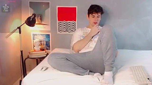 Snapshot of Elio555 chatting on November 2025 03:28:02 PM Elio555 online show from November 2025 03:28:02 PM