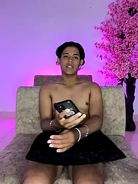 Snapshot of valmon21 chatting on January 2025 03:44:01 PM valmon21 online show from January 2025 03:44:01 PM