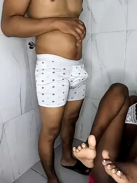 Snapshot of valmon21 chatting on February 2025 12:44:01 PM valmon21 online show from February 2025 12:44:01 PM