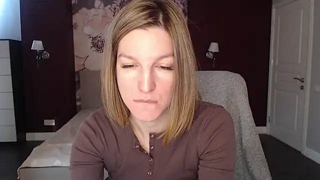 Snapshot of EmilyWalkeri chatting on January 2025 07:45:01 AM EmilyWalkeri online show from January 2025 07:45:01 AM