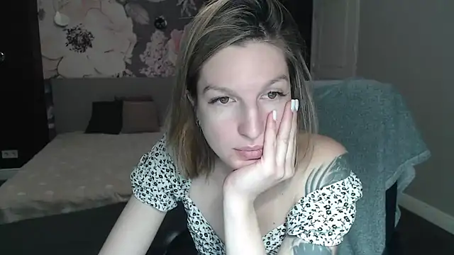 Snapshot of EmilyWalkeri chatting on January 2025 07:48:02 AM EmilyWalkeri online show from January 2025 07:48:02 AM