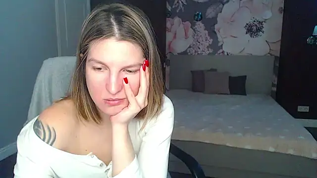 Snapshot of EmilyWalkeri chatting on February 2025 07:50:01 AM EmilyWalkeri online show from February 2025 07:50:01 AM