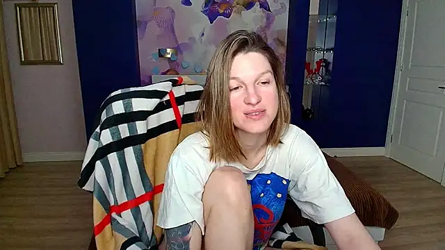 Snapshot of EmilyWalkeri chatting on March 2025 01:06:01 AM EmilyWalkeri online show from March 2025 01:06:01 AM