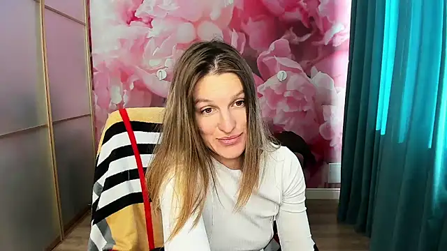 Snapshot of EmilyWalkeri chatting on October 2025 08:37:02 AM EmilyWalkeri online show from October 2025 08:37:02 AM