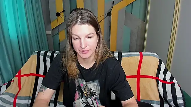 Snapshot of EmilyWalkeri chatting on November 2025 08:09:01 AM EmilyWalkeri online show from November 2025 08:09:01 AM